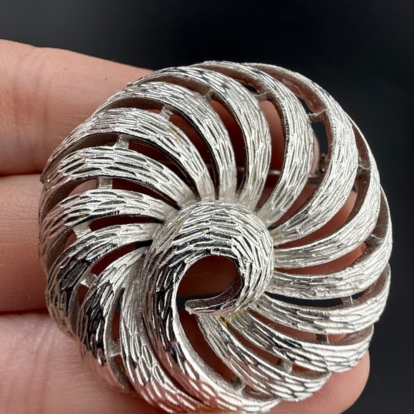 Vintage Brooch Lot Signed Trifari Sarah Coventry Bird Airplane Cat Clown - Picture 11 of 16